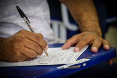 Universidade segue com inscri&ccedil;&otilde;es para concurso com sal&aacute;rios de at&eacute; R$ 7,6 mil