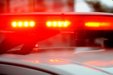 Homem &eacute; preso ap&oacute;s agredir o pr&oacute;prio pai com lajota em Terra Rica