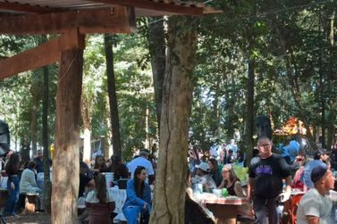Festa do Bosque de Graciosa faz sucesso em mais uma de suas edi&ccedil;&otilde;es