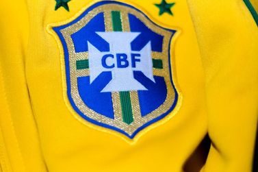 Jogo do Brasil altera hor&aacute;rio de reparti&ccedil;&otilde;es, bancos e escolas em Paranava&iacute; nesta segunda