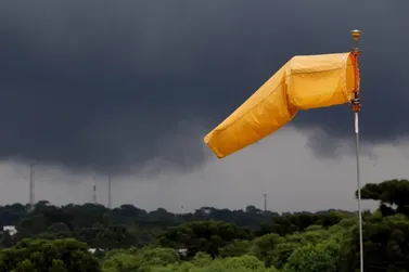 Paranava&iacute; sob alerta de tempestade: Inmet prev&ecirc; chuva forte nesta segunda-feira (29)