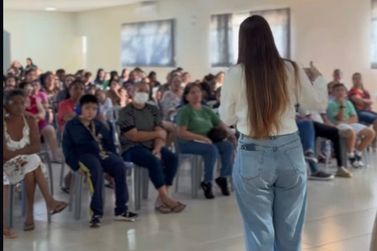 Projeto Bons Olhos Paran&aacute; entrega 189 &oacute;culos gratuitos a estudantes de Terra Rica