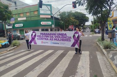 Caminhada do Meio-Dia re&uacute;ne popula&ccedil;&atilde;o de Paranava&iacute; em mobiliza&ccedil;&atilde;o contra o feminic&iacute;dio