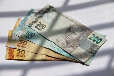 FGTS vai distribuir R$ 13 bilh&otilde;es; veja quem recebe e quando o dinheiro cai na conta