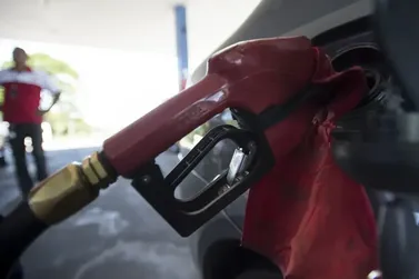 Governo adia fim do desconto na gasolina; decis&atilde;o pode impactar motoristas de Paranava&iacute;