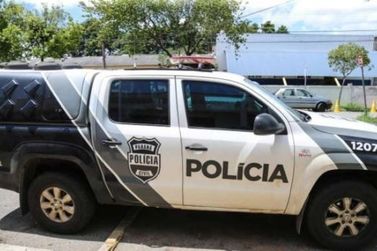 Jovem &eacute; preso por tr&aacute;fico durante buscas por celular furtado em S&atilde;o Carlos do Iva&iacute;