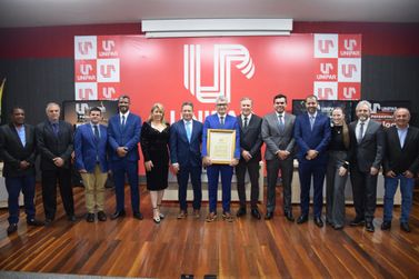Professor Edmar Jos&eacute; Chagas recebe t&iacute;tulo de Cidad&atilde;o Honor&aacute;rio de Paranava&iacute;