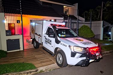 Corpo &eacute; encontrado amarrado e enrolado em fita adesiva na regi&atilde;o.