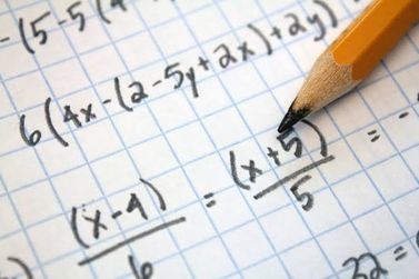 Maratona de Matem&aacute;tica re&uacute;ne alunos da rede municipal em desafio de racioc&iacute;nio em Paranava