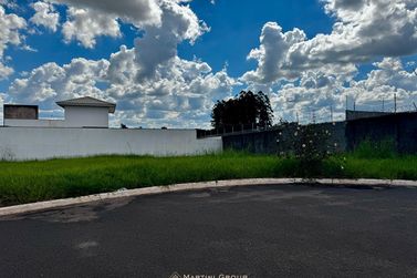 Terreno &agrave; venda - 345m&sup2; - Condom&iacute;nio Royal Park
