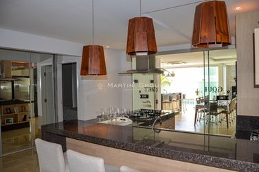 Casa &agrave; venda - 400m&sup2; - Condom&iacute;nio &Aacute;guas do Paran&aacute;