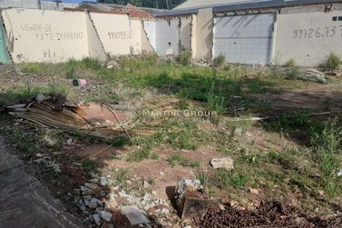 Terreno &agrave; venda - 195m&sup2; - Centro
