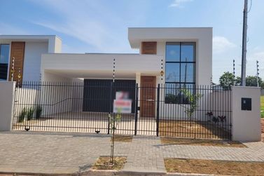 Casa &agrave; venda - 135m&sup2; - Conjunto Porto Seguro