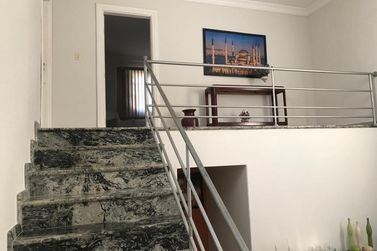 Casa &agrave; venda - 330m&sup2; - Centro