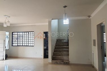 Sobrado &agrave; venda - 380m&sup2; - Centro