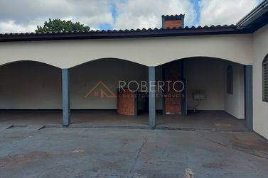 Casa &agrave; venda - 450m&sup2; - Centro