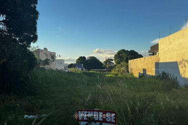 Terreno &agrave; venda - 600m&sup2; - Jardim Santos Dumont