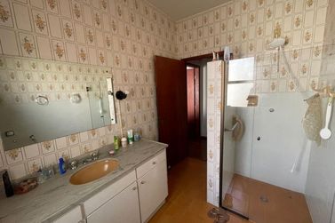 Casa &agrave; venda - Centro