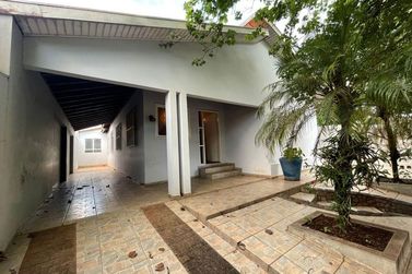 Casa &agrave; venda - Centro