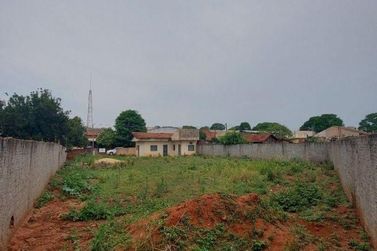 Terreno &agrave; venda - 717m&sup2; - Jardim Santos Dumont