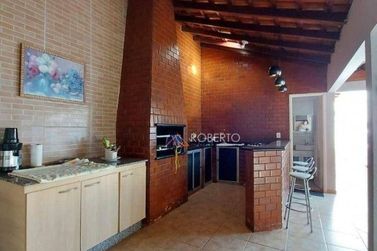 Casa &agrave; venda - 320m&sup2; - Jardim Ouro Branco