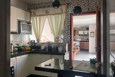 Casa &agrave; venda - 200m&sup2; - Residencial Fazenda Simone