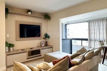 Apartamento &agrave; venda - 102m&sup2; - Meia Praia