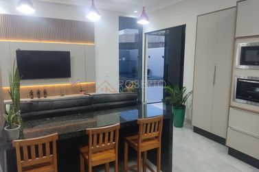 Casa &agrave; venda - 360m&sup2; - MONTE CRISTO