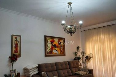 Casa &agrave; venda - 338m&sup2; - Centro