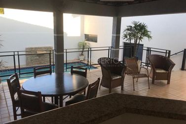 Sobrado &agrave; venda - 420m&sup2; - Centro