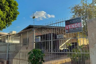 Casa &agrave; venda - 428m&sup2; - Jardim Ouro Branco