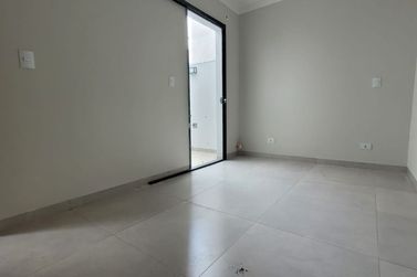 Casa &agrave; venda - 130m&sup2; - Jardim Santos Dumont