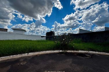 Terreno &agrave; venda - 345m&sup2; - Condom&iacute;nio Royal Park
