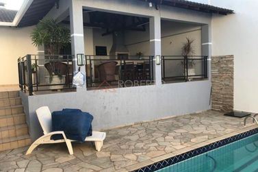 Sobrado &agrave; venda - 420m&sup2; - Centro