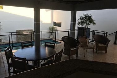 Casa &agrave; venda - 330m&sup2; - Centro