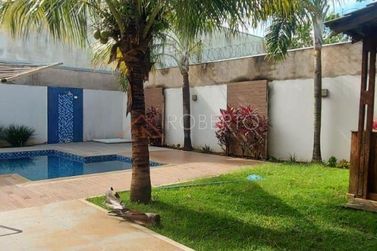 Casa &agrave; venda - 600m&sup2; - Jardim Santos Dumont