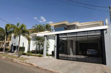 Casa &agrave; venda - 405m&sup2; - Zona 4
