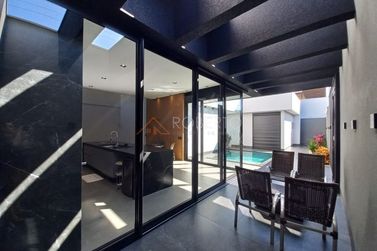 Casa &agrave; venda - 390m&sup2; - MONTE CRISTO