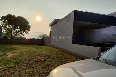 Terreno &agrave; venda - 450m&sup2; - Centro