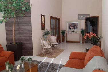 Casa &agrave; venda - 270m&sup2; - Jardim Igua&ccedil;u