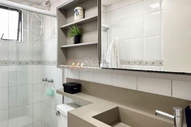 Apartamento &agrave; venda - 102m&sup2; - Meia Praia