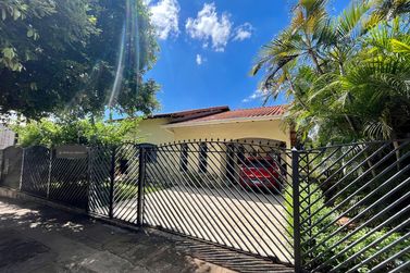 Casa &agrave; venda - 174m&sup2; - Centro