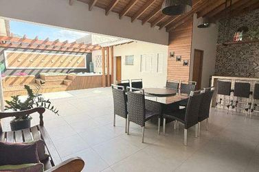 Casa &agrave; venda - 204m&sup2; - Jardim das Palmeiras