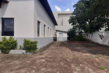 Casa &agrave; venda - 600m&sup2; - Centro