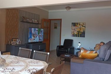 Casa &agrave; venda - 325m&sup2; - Centro