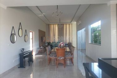 Casa &agrave; venda - 360m&sup2; - MONTE CRISTO