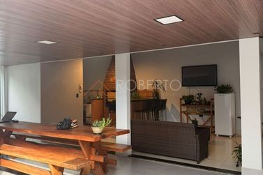 Casa &agrave; venda - 303m&sup2; - Conjunto Habitacional Sumar&eacute; (Sumar&eacute;)