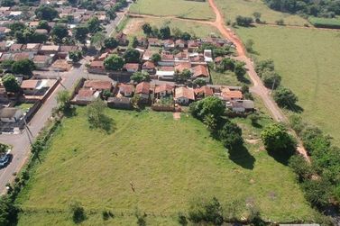Ch&aacute;cara &agrave; venda - Sumar&eacute;