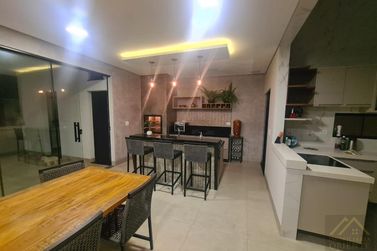 Casa &agrave; venda - 200m&sup2; - Monte Cristo
