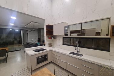 Casa &agrave; venda - 200m&sup2; - Monte Cristo